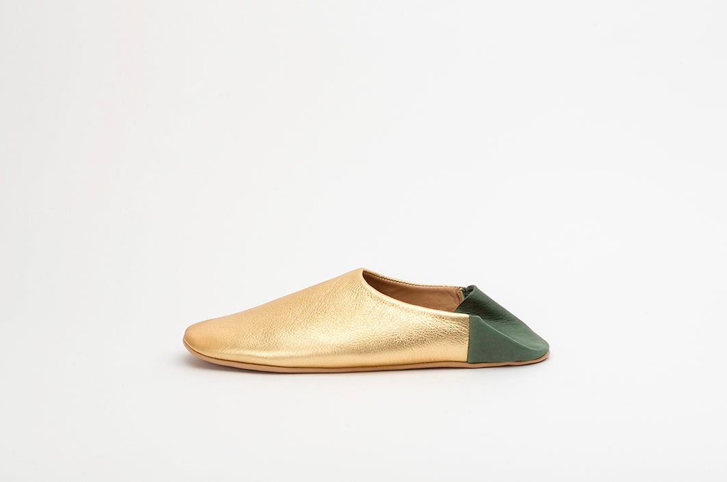 Single luxury women's Gold leather house slippers | Slides