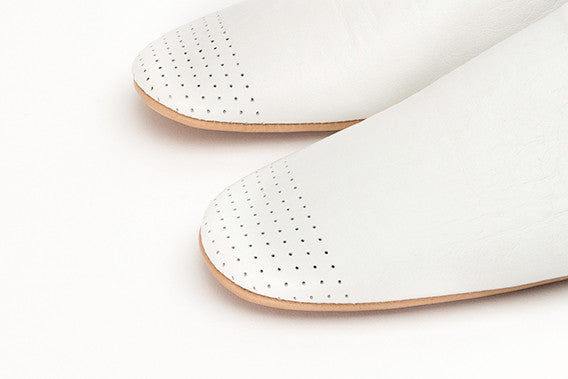 Detail of Women's Leather and Shearling Slippers / House Shoes | White and Tan